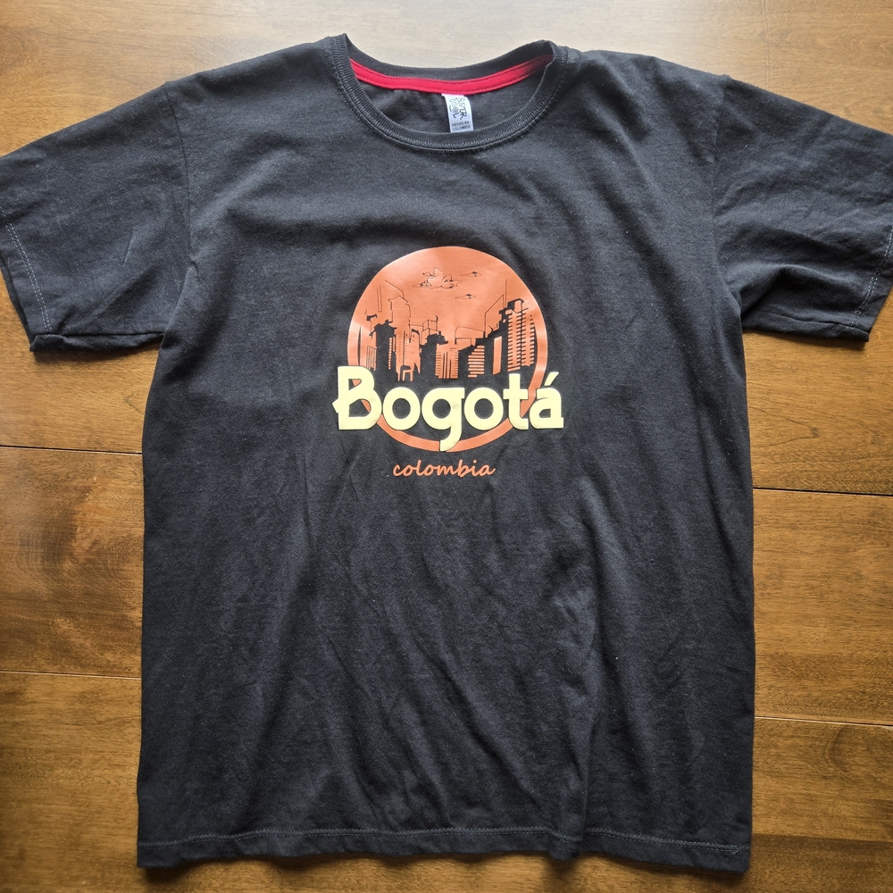 Bogotá Colombia Graphic T-Shirt | Black Travel Tee | Medium